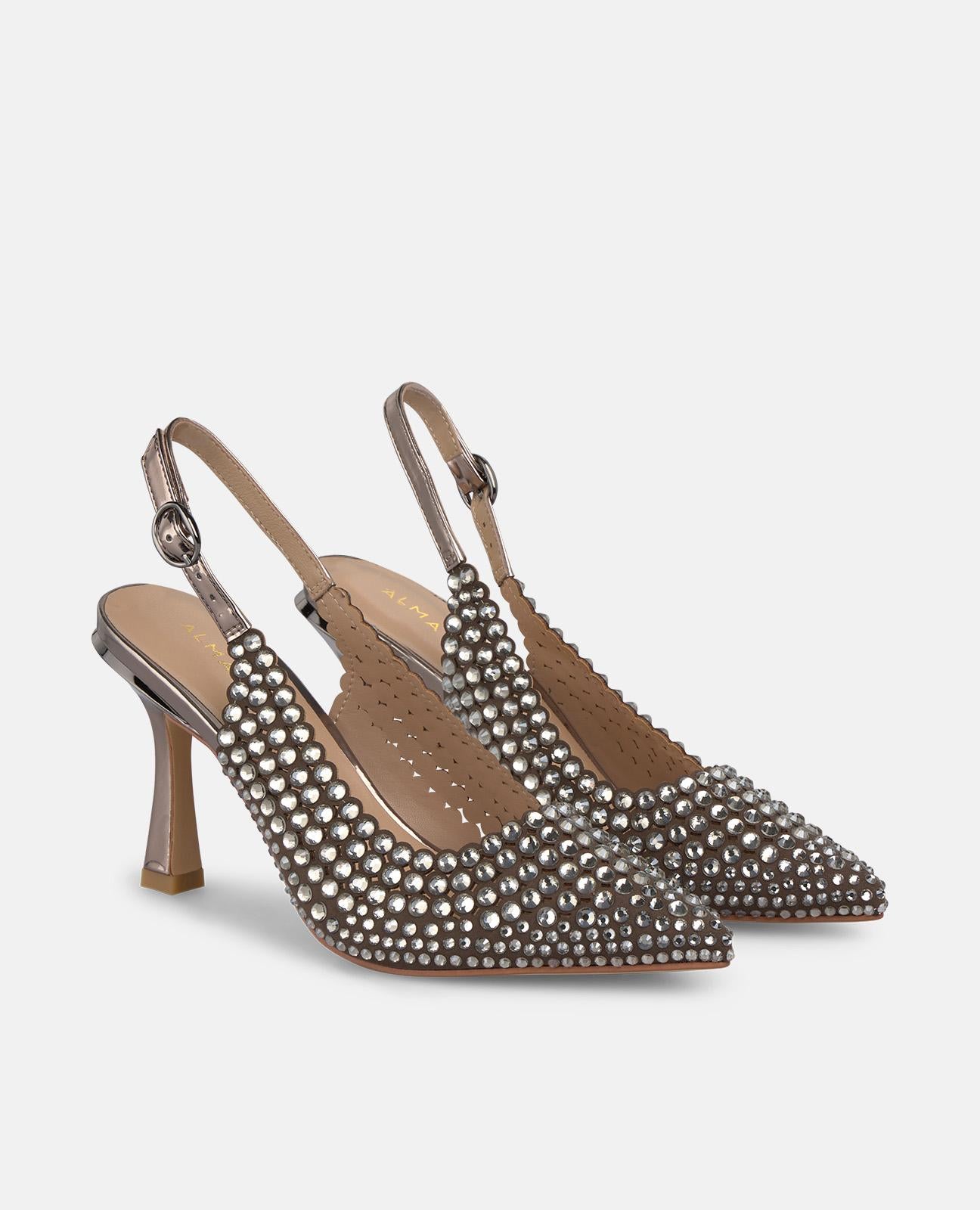 ZAPATO CON PEDRERÍA TACÓN