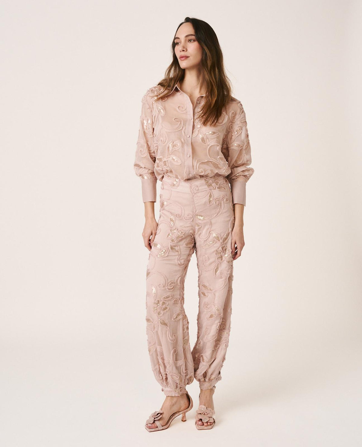 PANTALONI CON MOTIVI FLOREALI