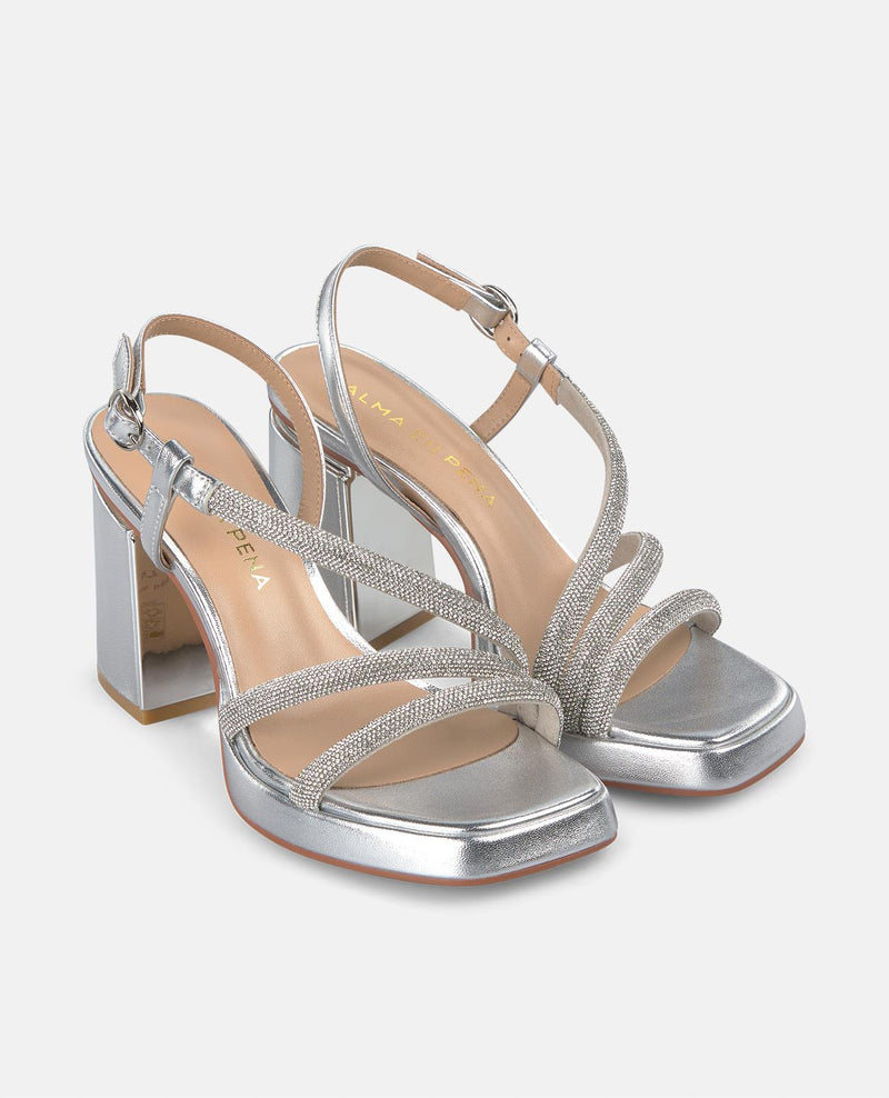 SANDÁLIA DE STRASS COM SALTO