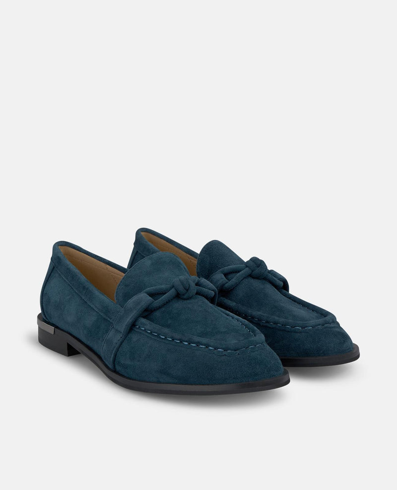 MOCCASIN KNOT DETAIL