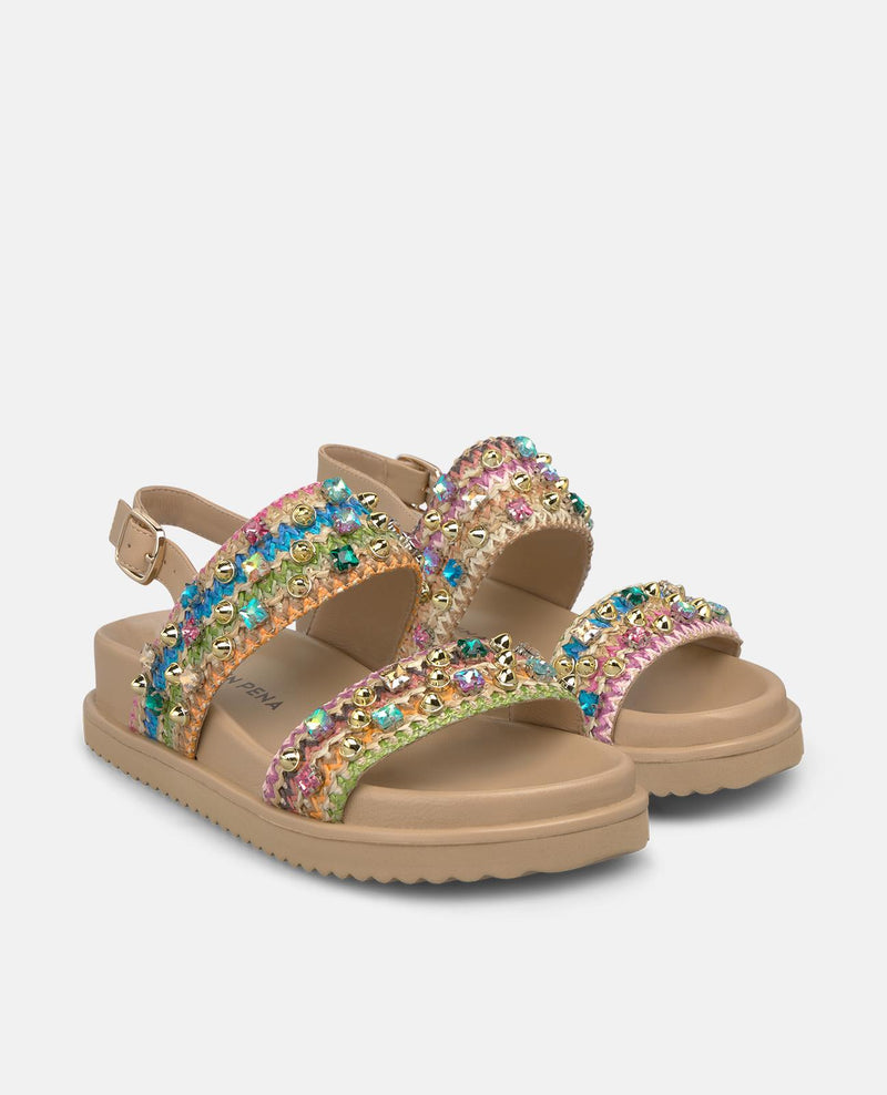 SANDALIA MULTICOLOR CON TACHAS METALIZAS