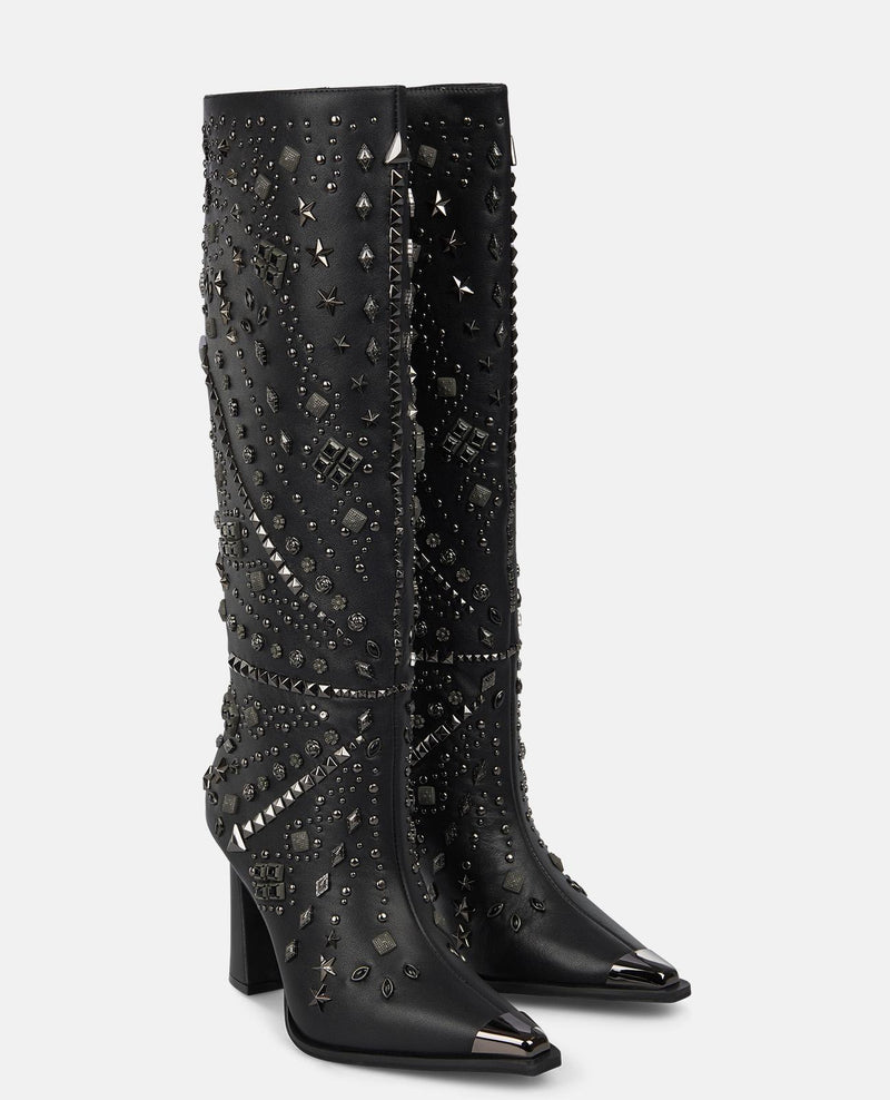 BOTA CON TACHAS TACÓN