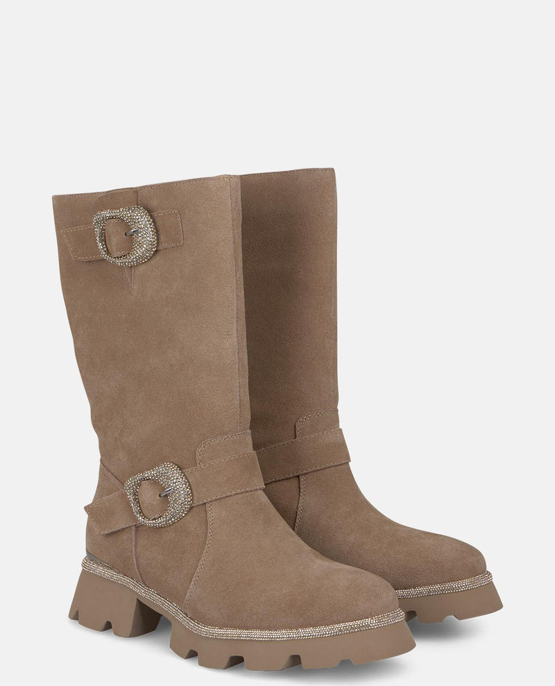 BOTA TRACK COM FIVELAS