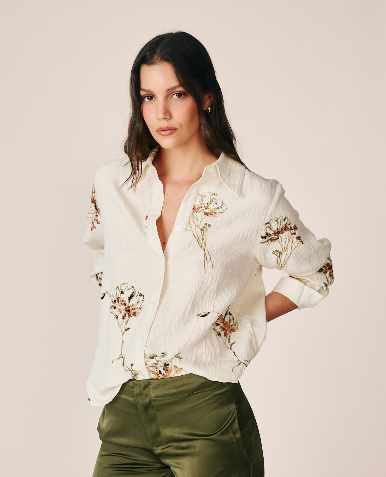 BLUSA LINO BORDADOS FLORALES