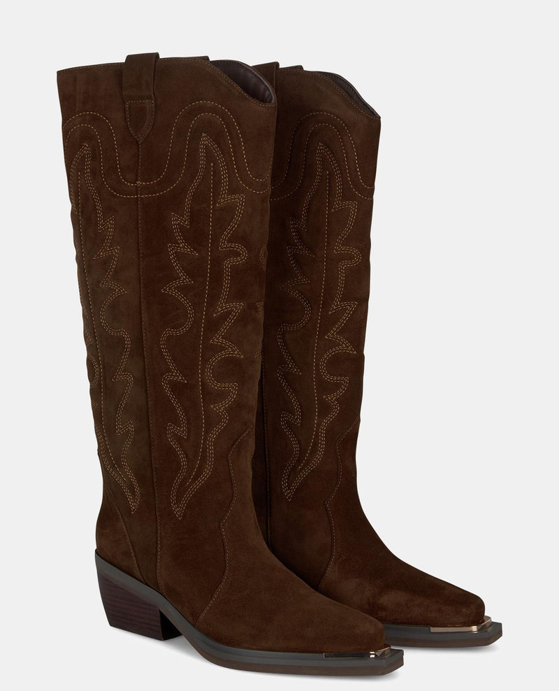 BESTICKTER STIEFEL MIT WEITEM SCHAFT