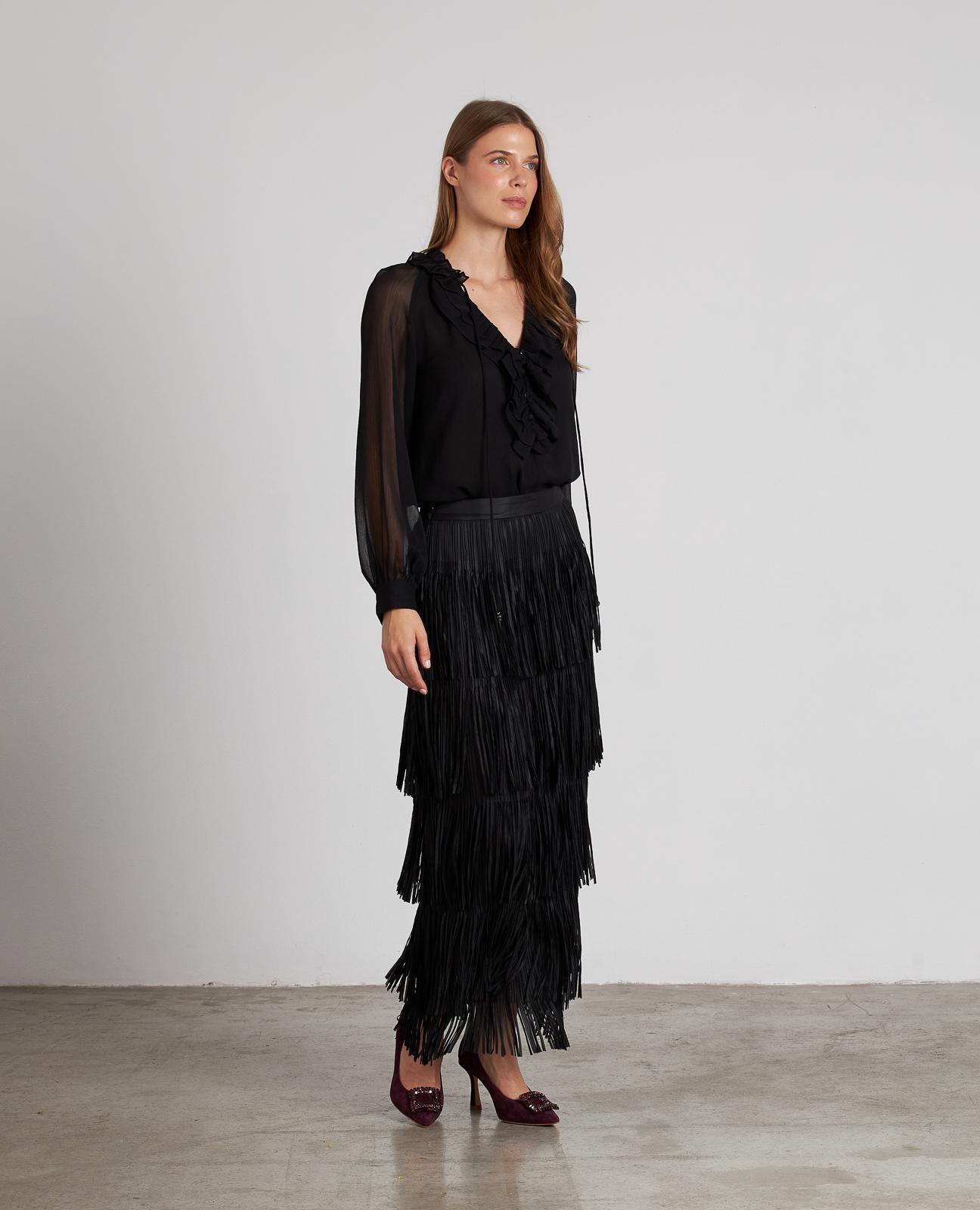 SKIRT COVERED WITH BANGS