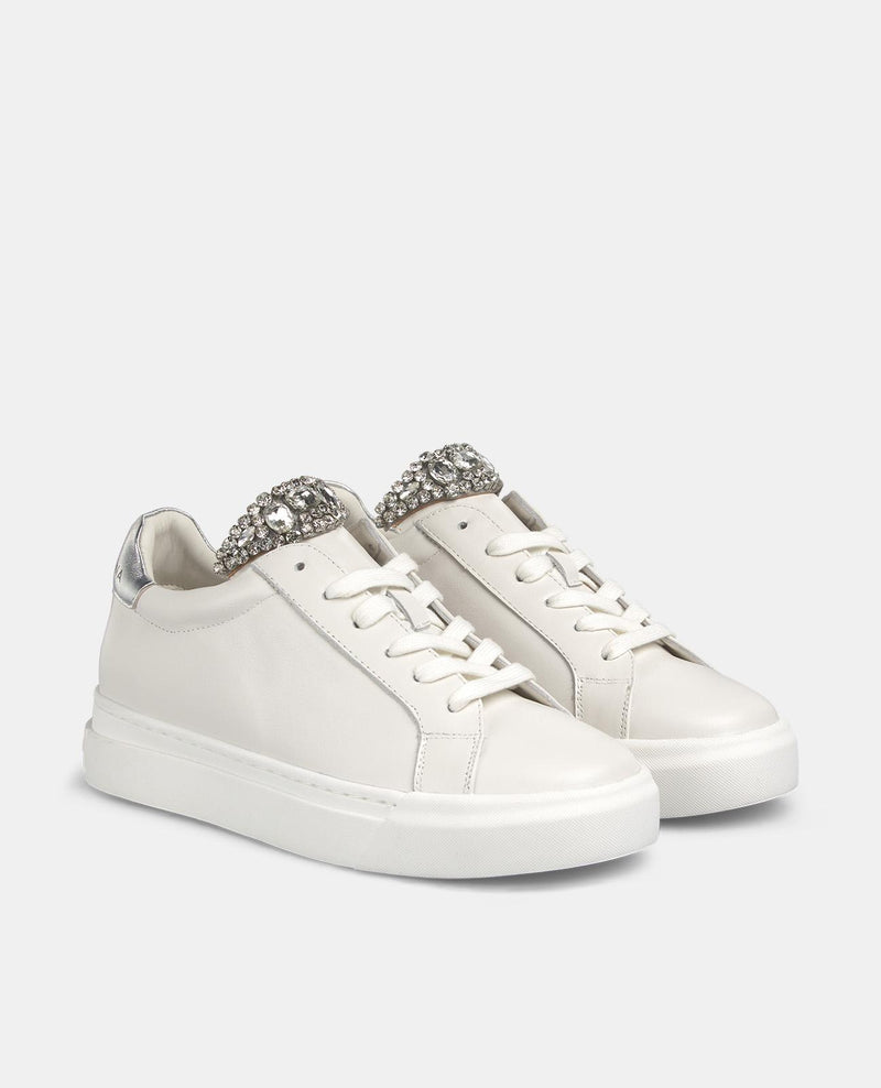 DEPORTIVAS CON DETALLES