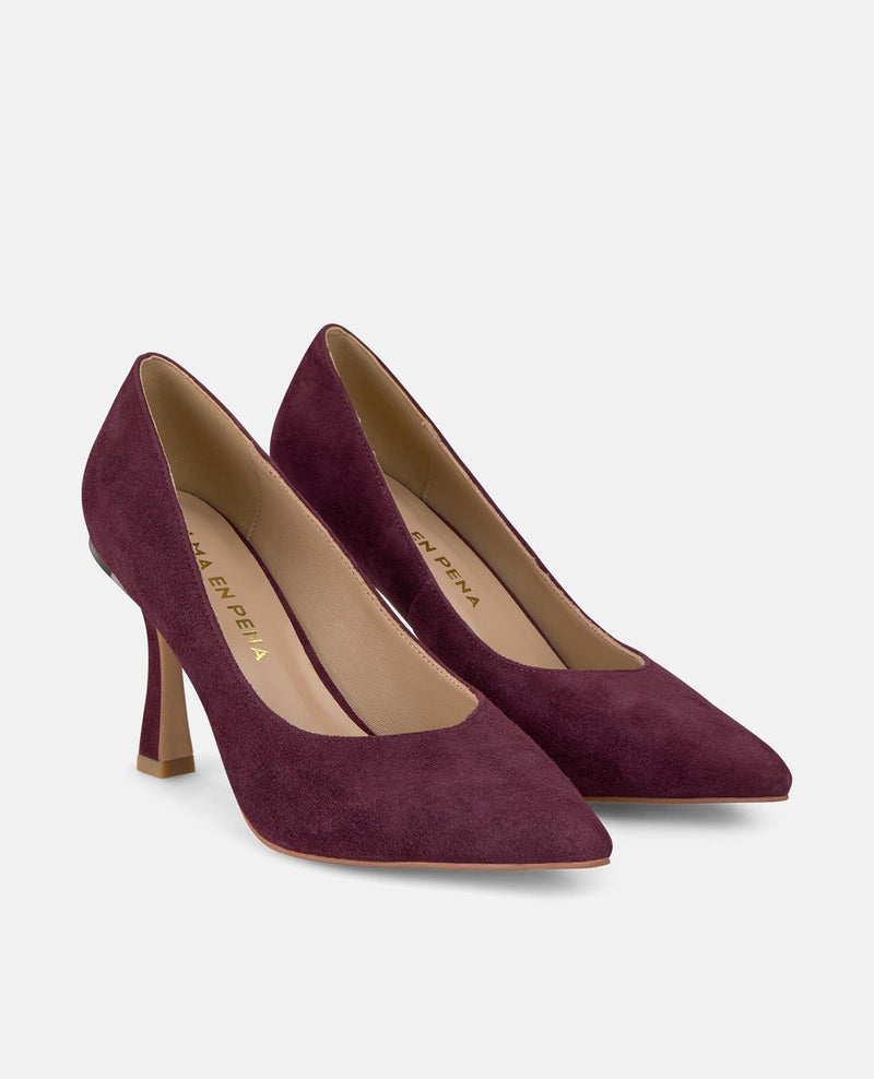 SCARPA STILETTO CON PUNTA AFFILATA