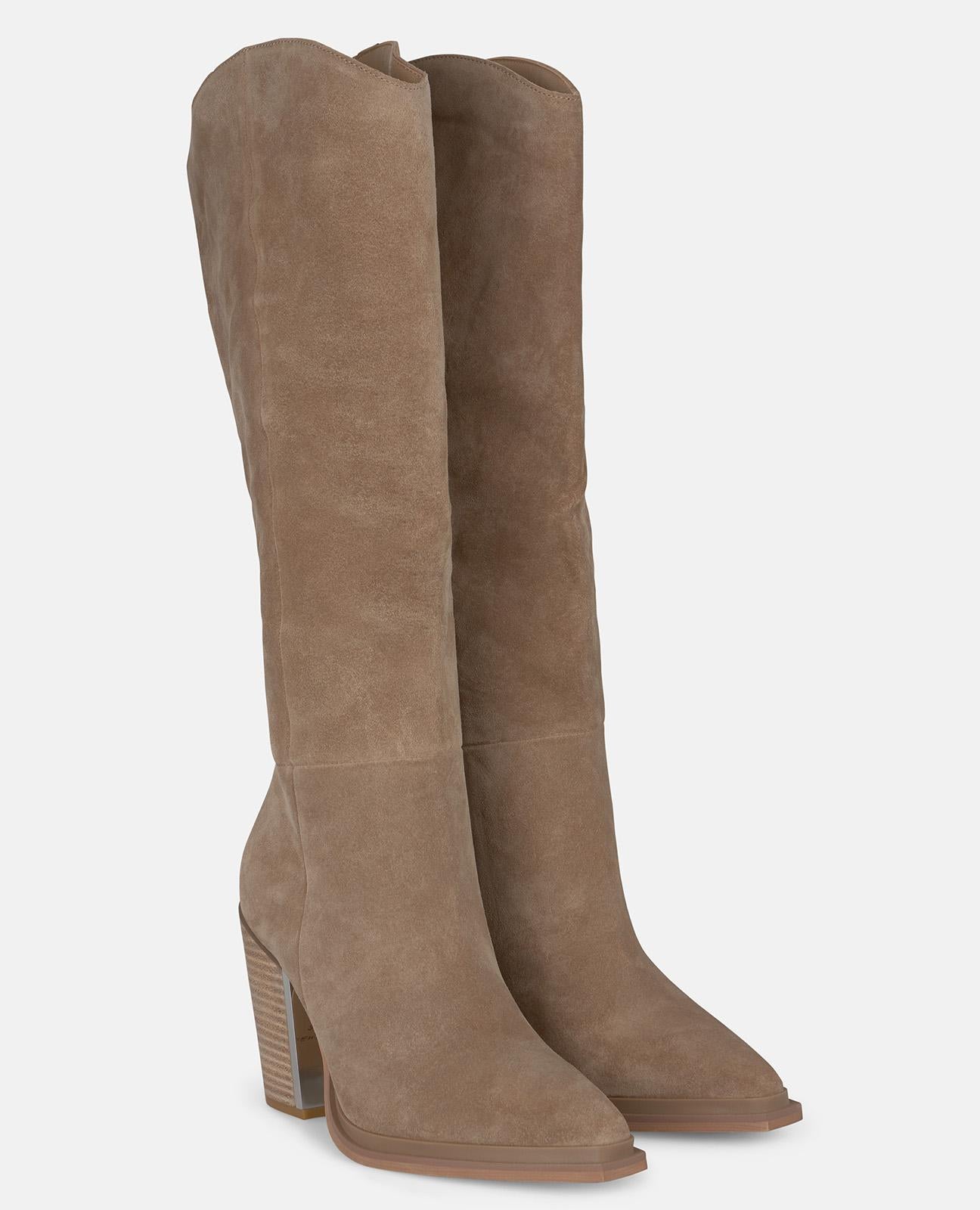 WIDE HEEL BOOT