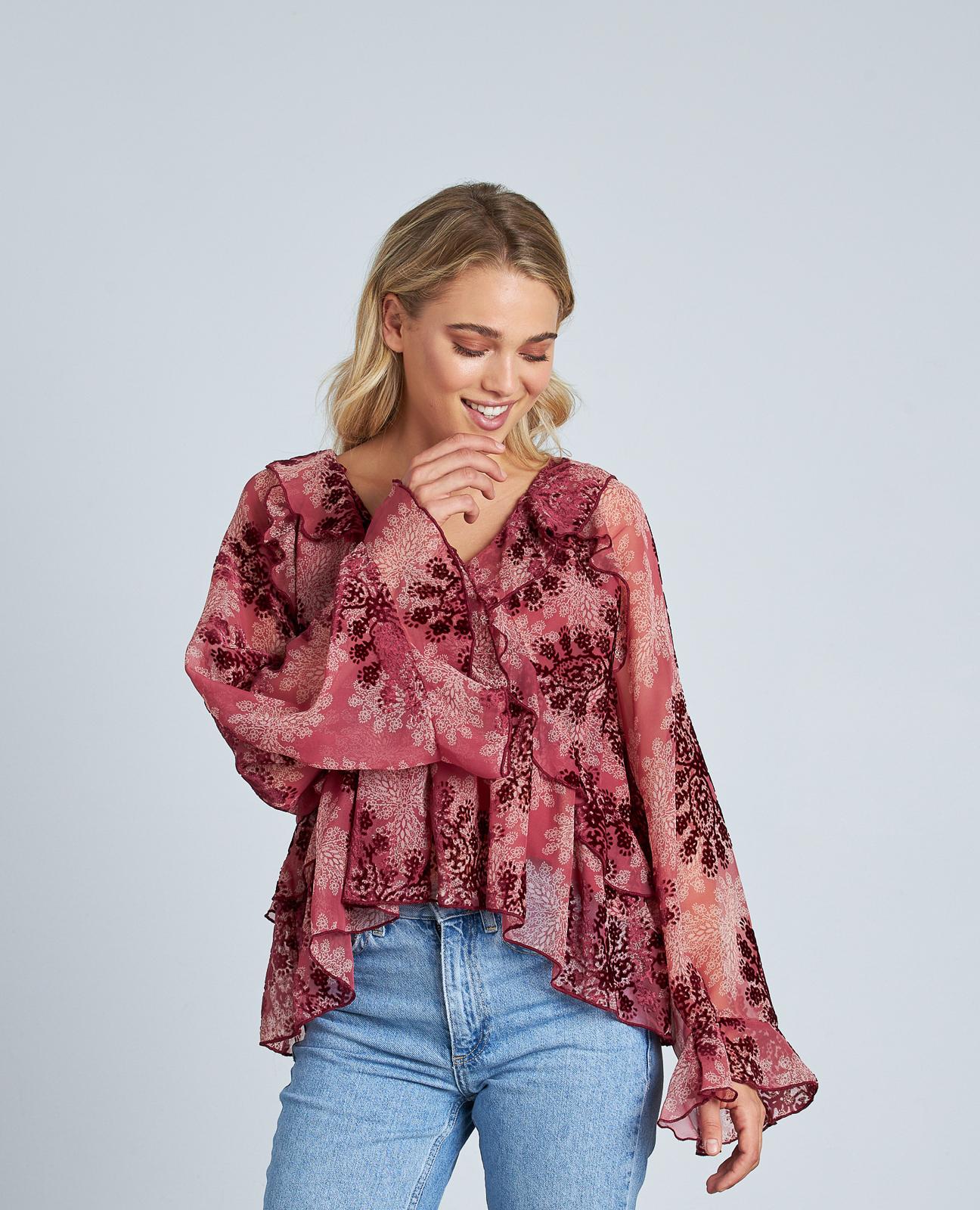 BLUSA VOLANTES ESTAMPADA