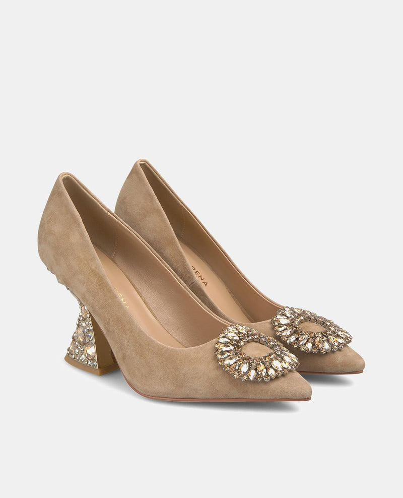 HOCHHACKIGER SCHUH MIT VERZIERUNG