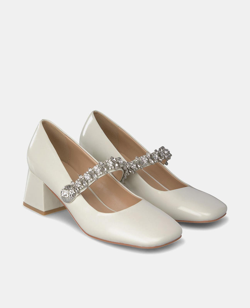 CHAUSSURES À BOUT CARRÉ