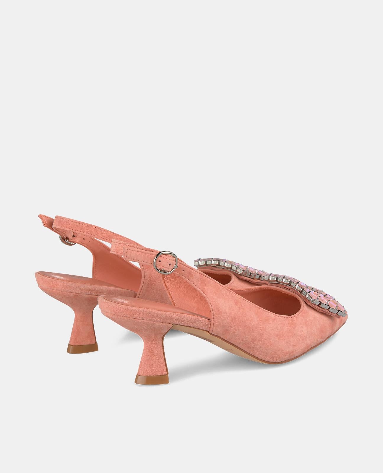 SQUARE HEELED SHOE WITH SQUARE ORNAMENT