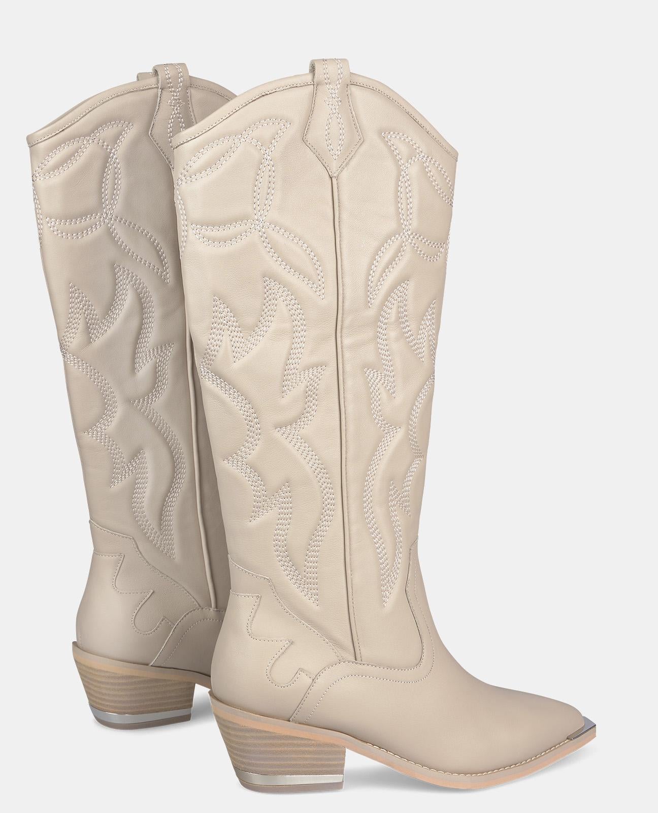 COWBOY BOOT WITH EMBROIDERY