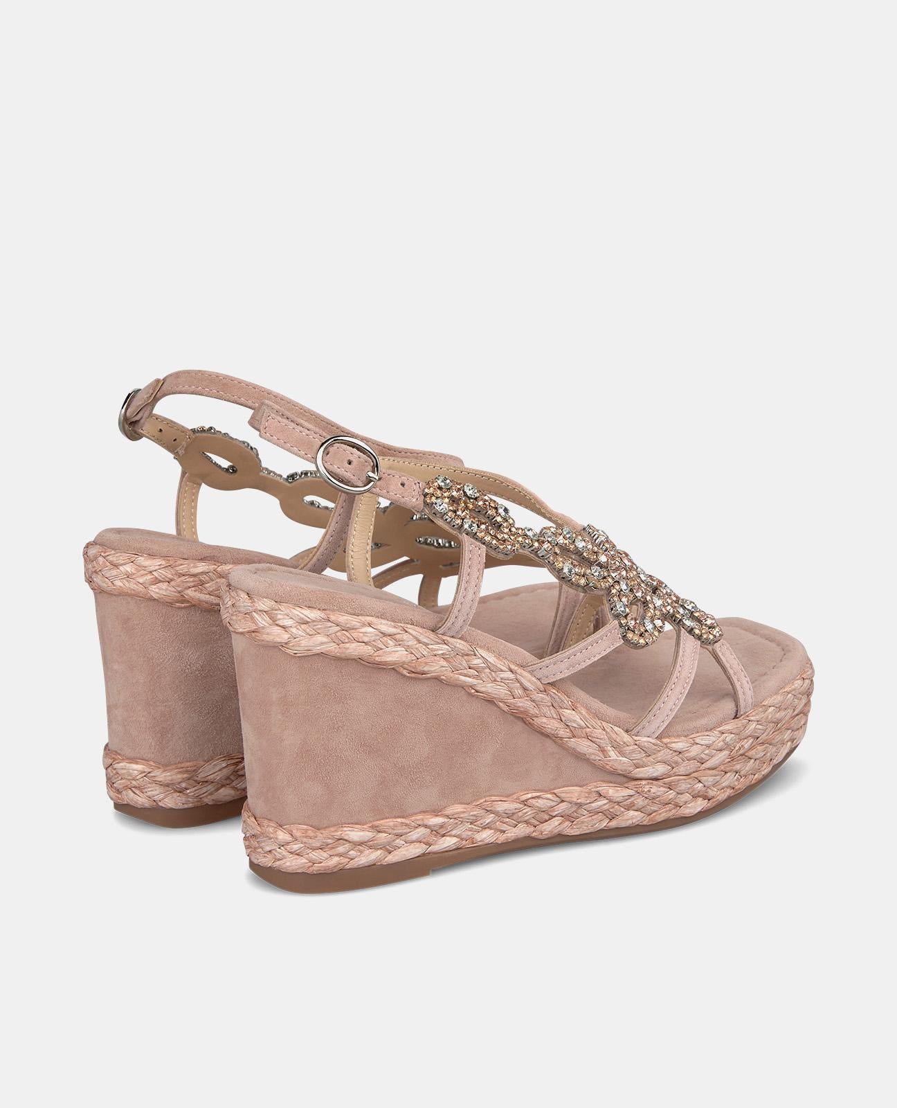 WEDGE SANDAL WITH DETAIL