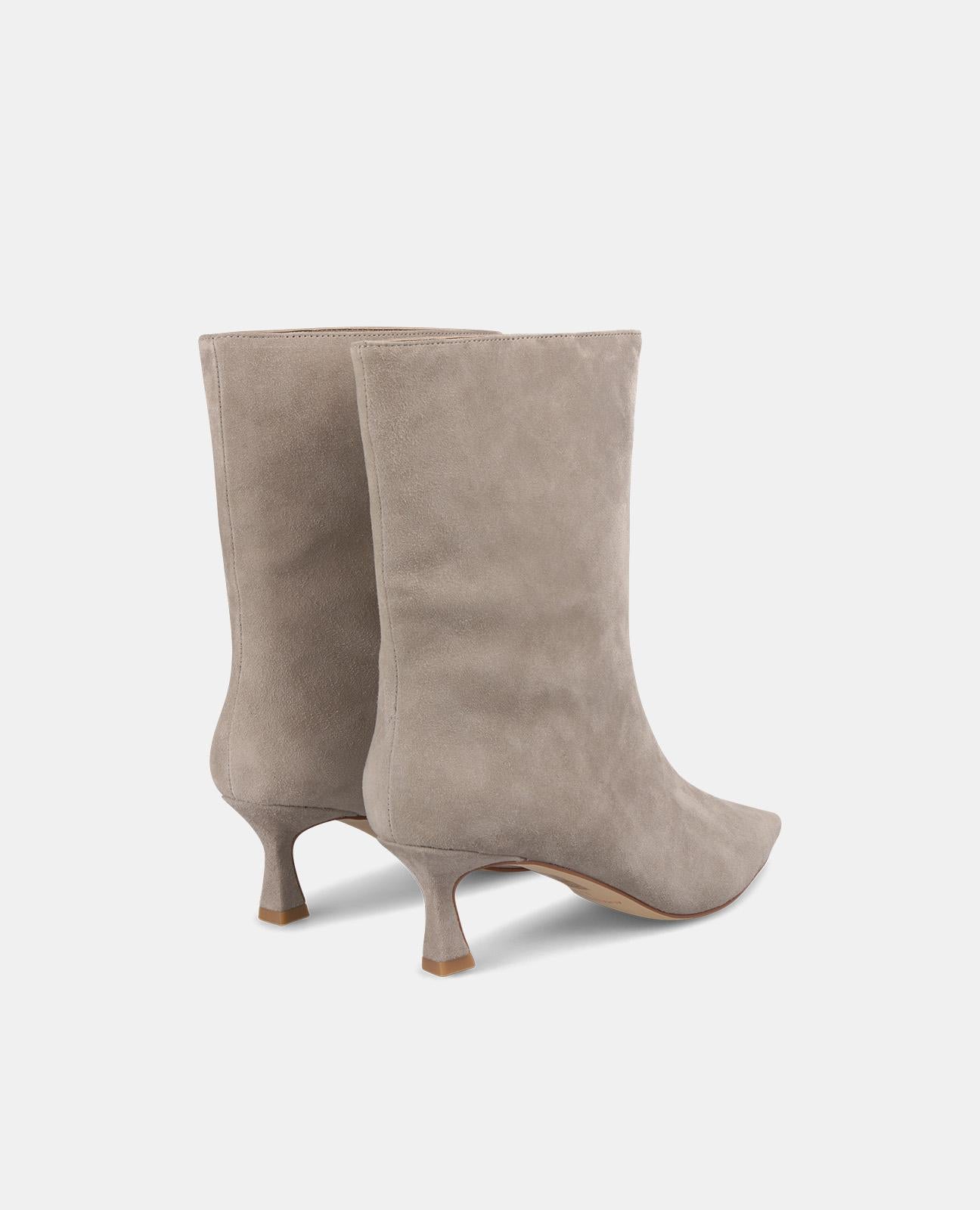 SHARP TOE ANKLE BOOT