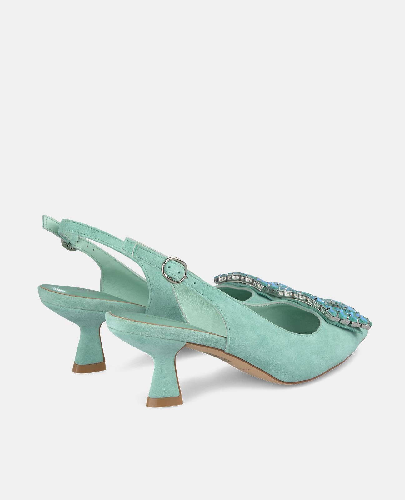 SQUARE HEELED SHOE WITH SQUARE ORNAMENT