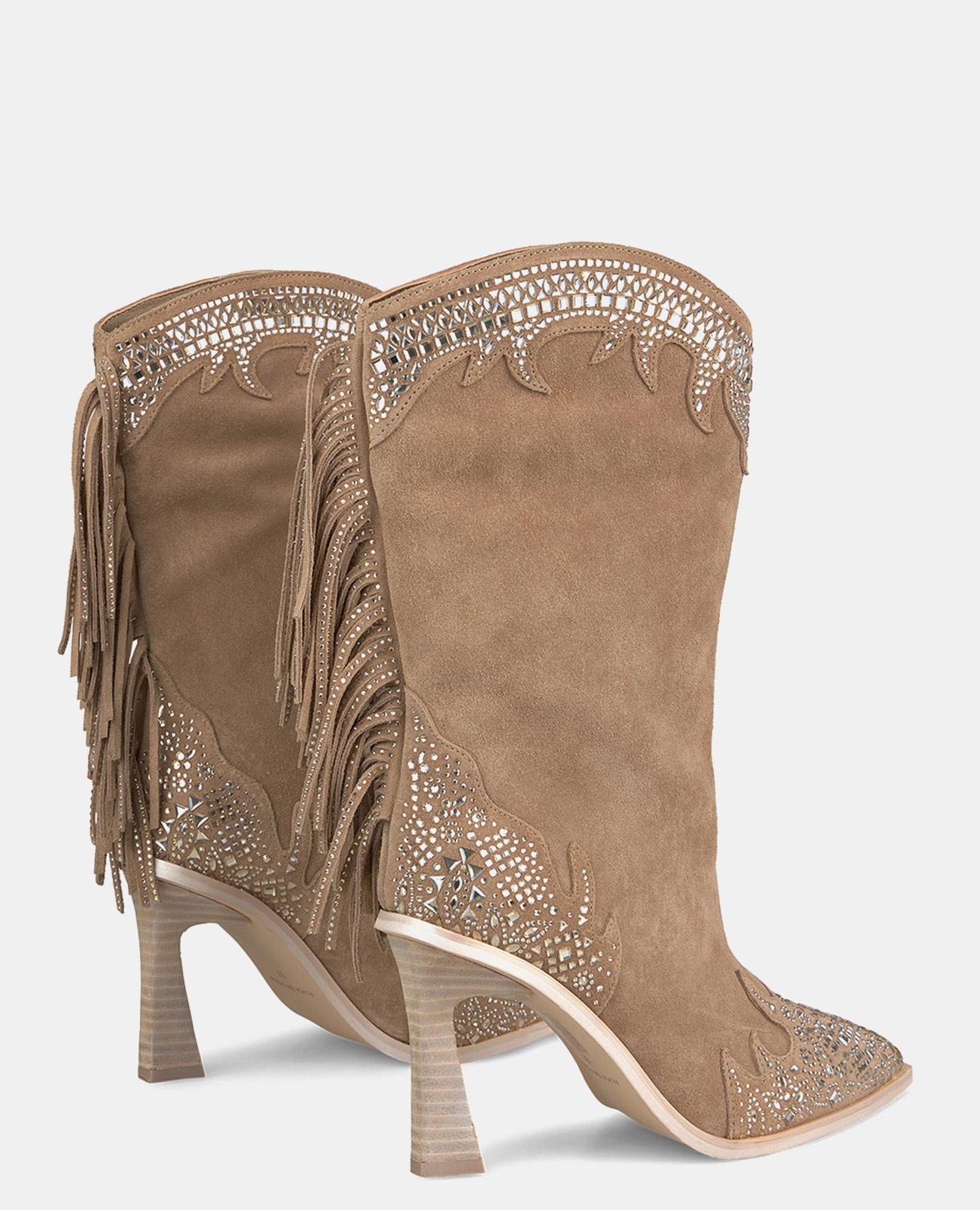 BACK FRINGED BOOT