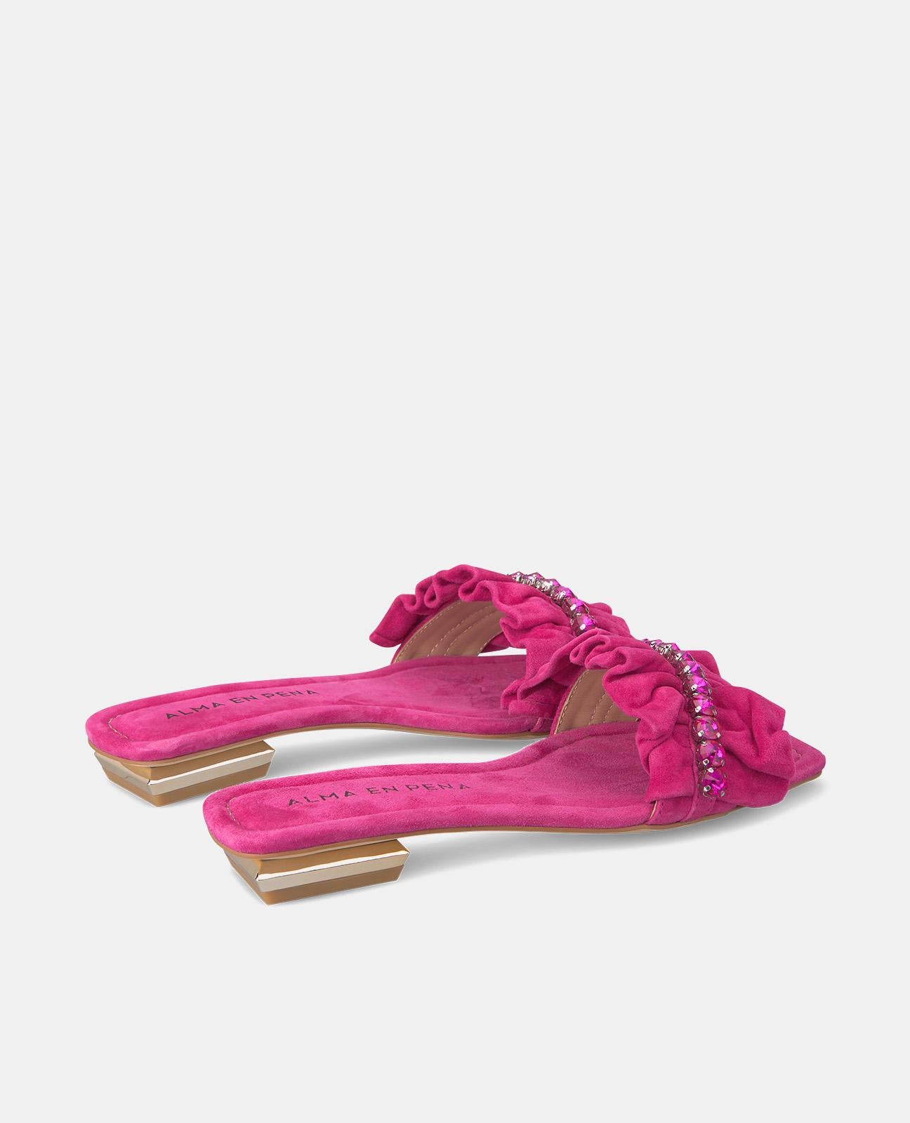 RUFFLED FLAT SANDAL