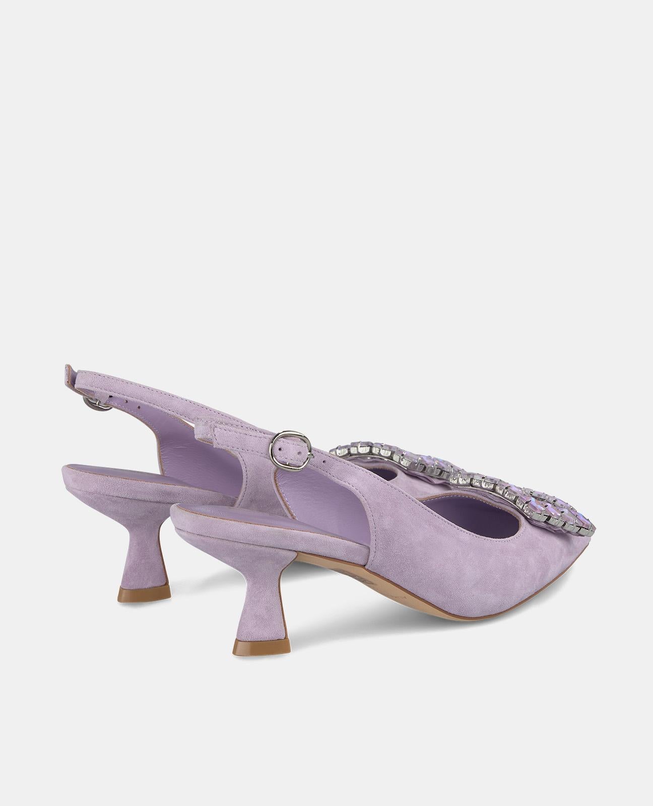 SQUARE HEELED SHOE WITH SQUARE ORNAMENT