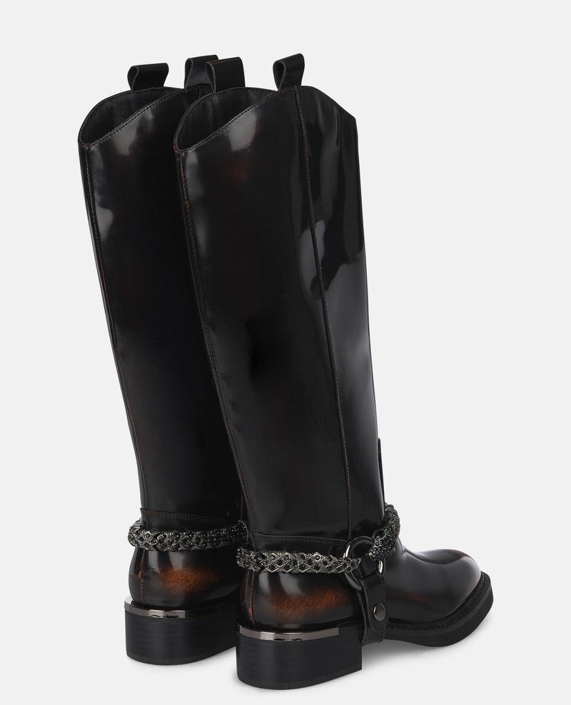 BOTTE PLATE DÉTAIL SERPENT