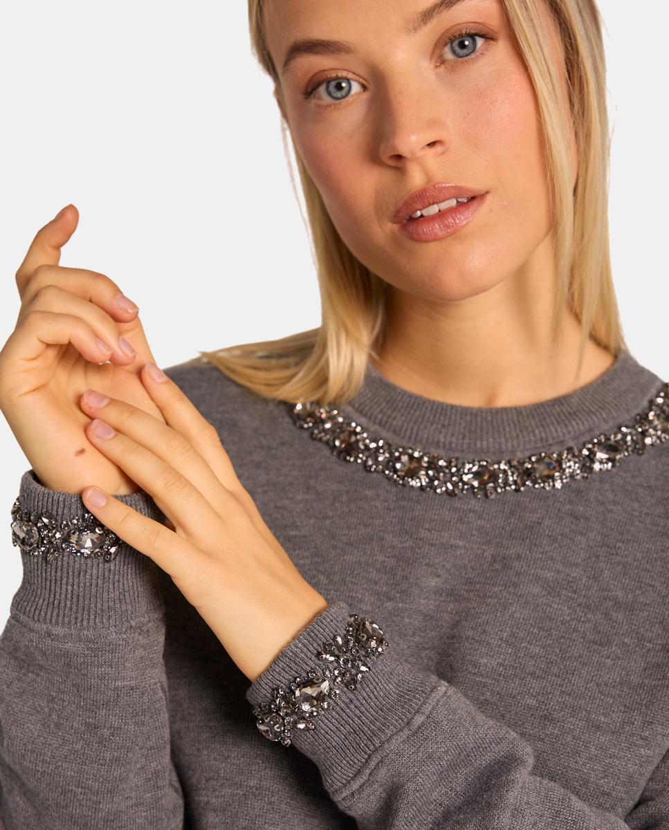 BEAD NECK SWEATER