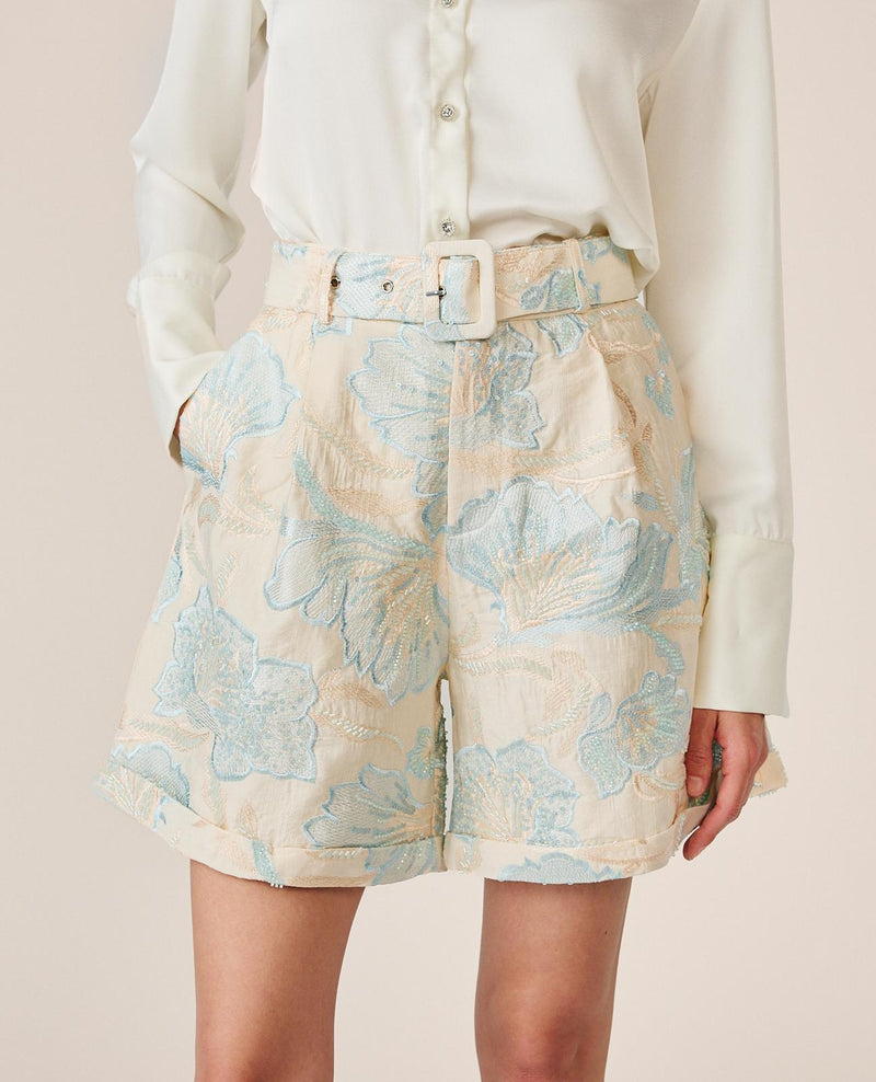 PANTALÓN CORTO BORDADO