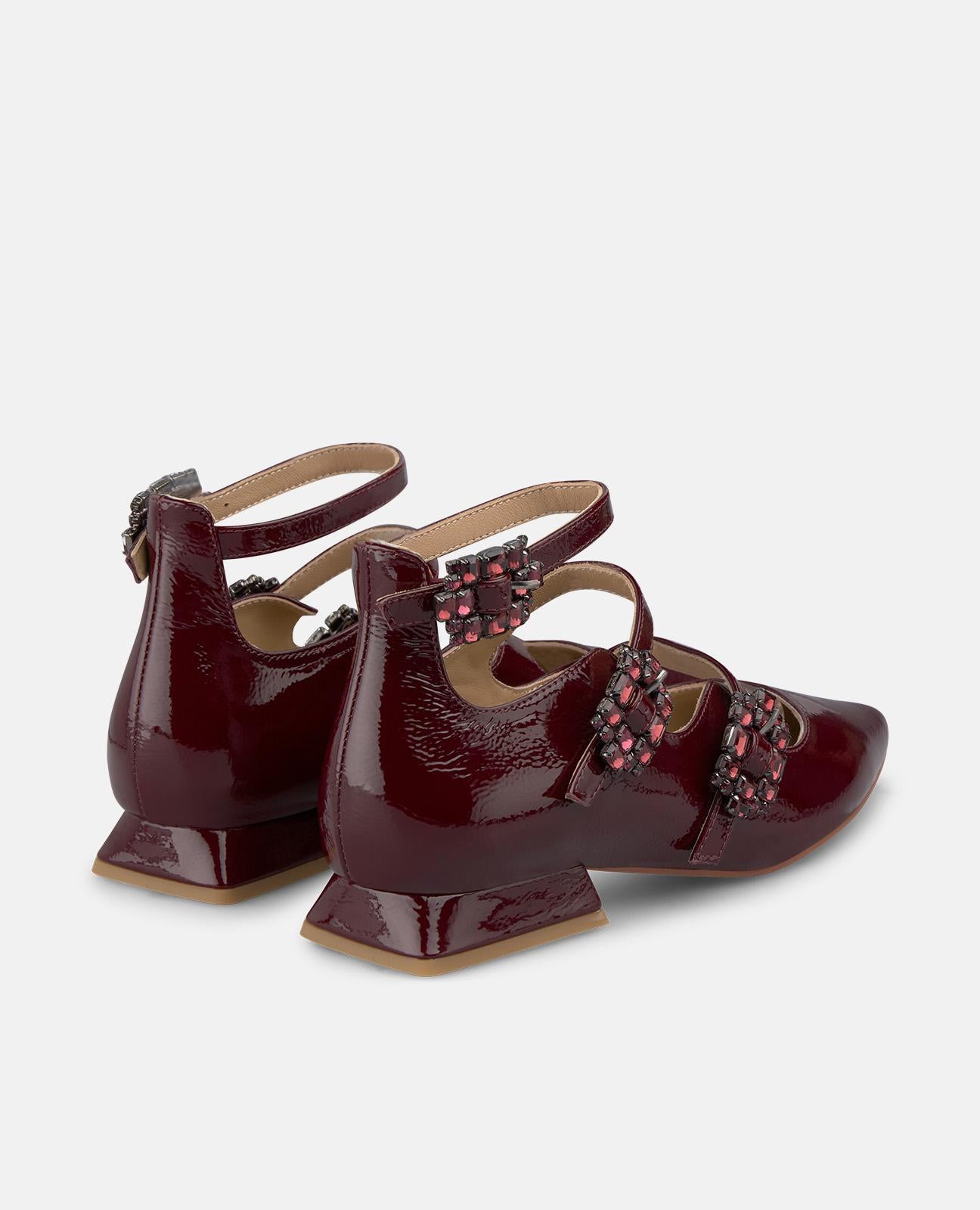 BOUCLES DE CHAUSSURES POINTUES