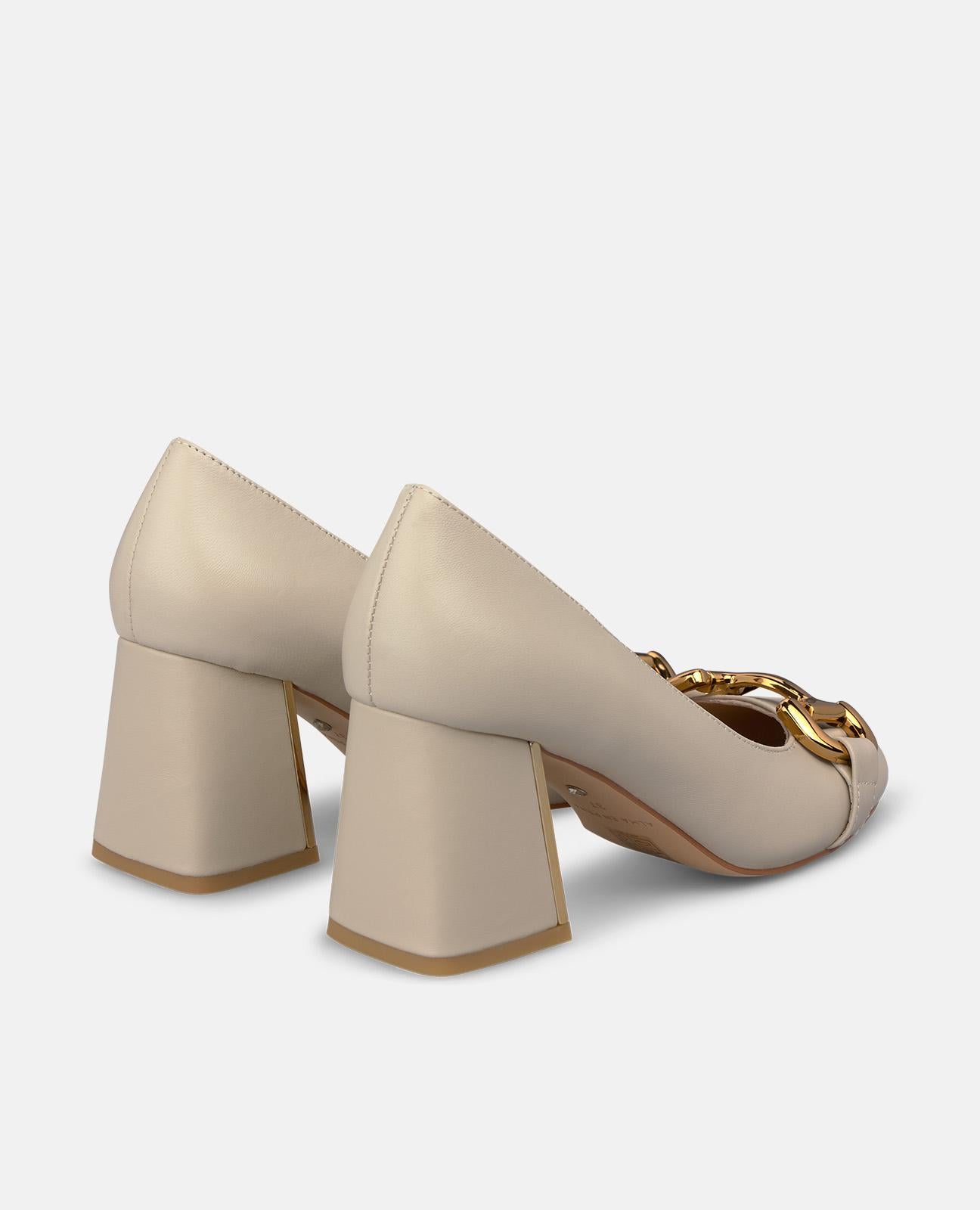 ZAPATO NAPA CON ADORNO METÁLICO
