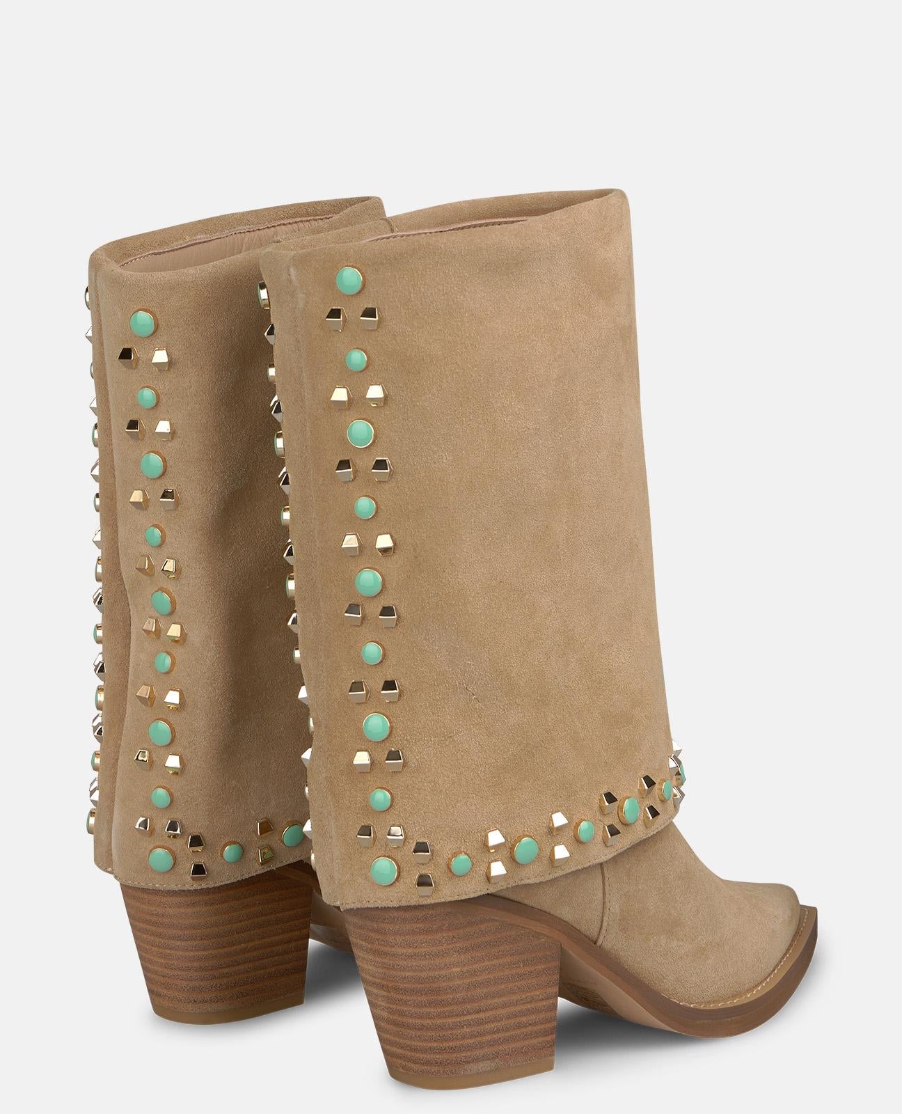 BOTA COWBOY DE ANTE CON PEDRERÍA Y TACHAS
