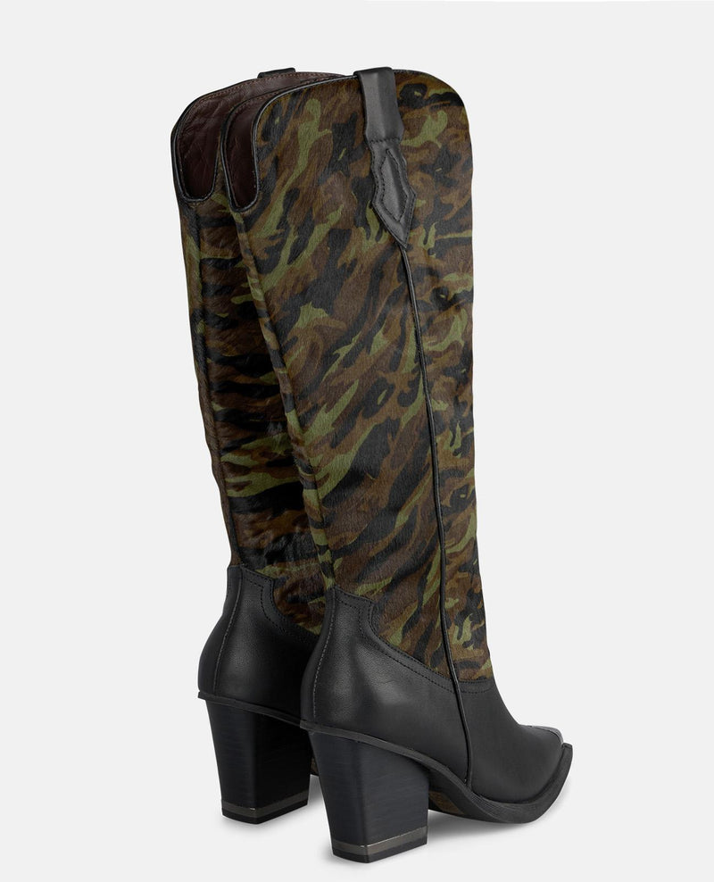 BOTA TACÓN ESTAMPADO