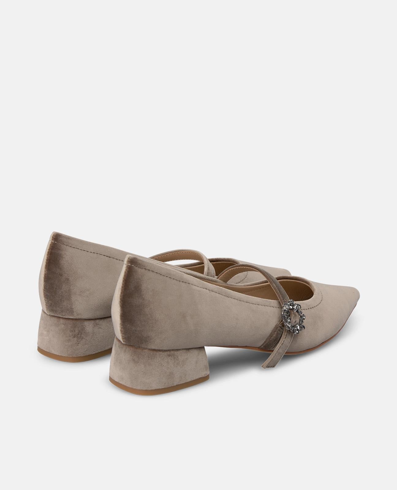 ZAPATO CON HEBILLA