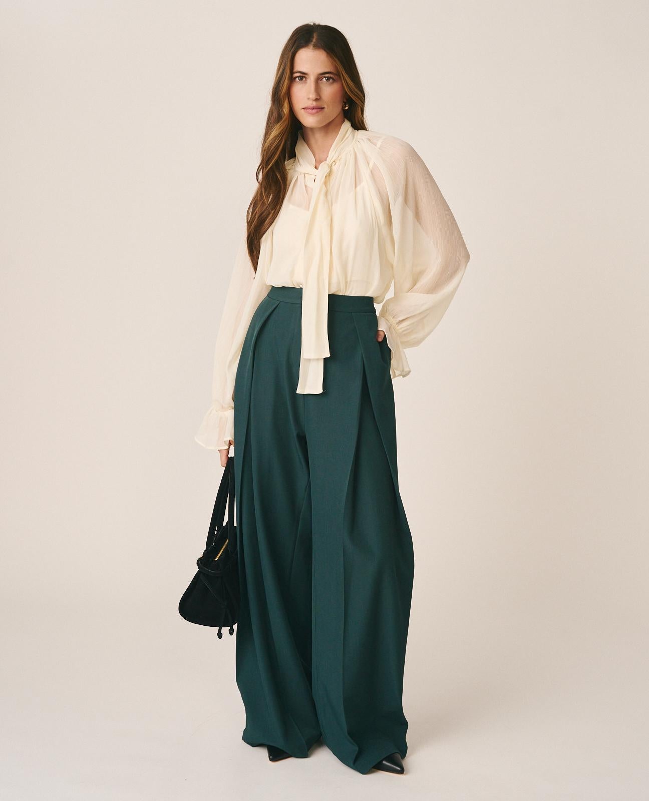 PANTALÓN SARGA CON PINZAS
