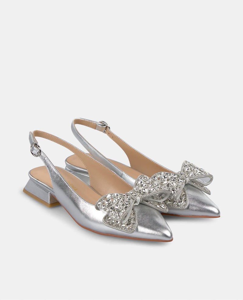 CHAUSSURE PLATE AVEC NOEUD