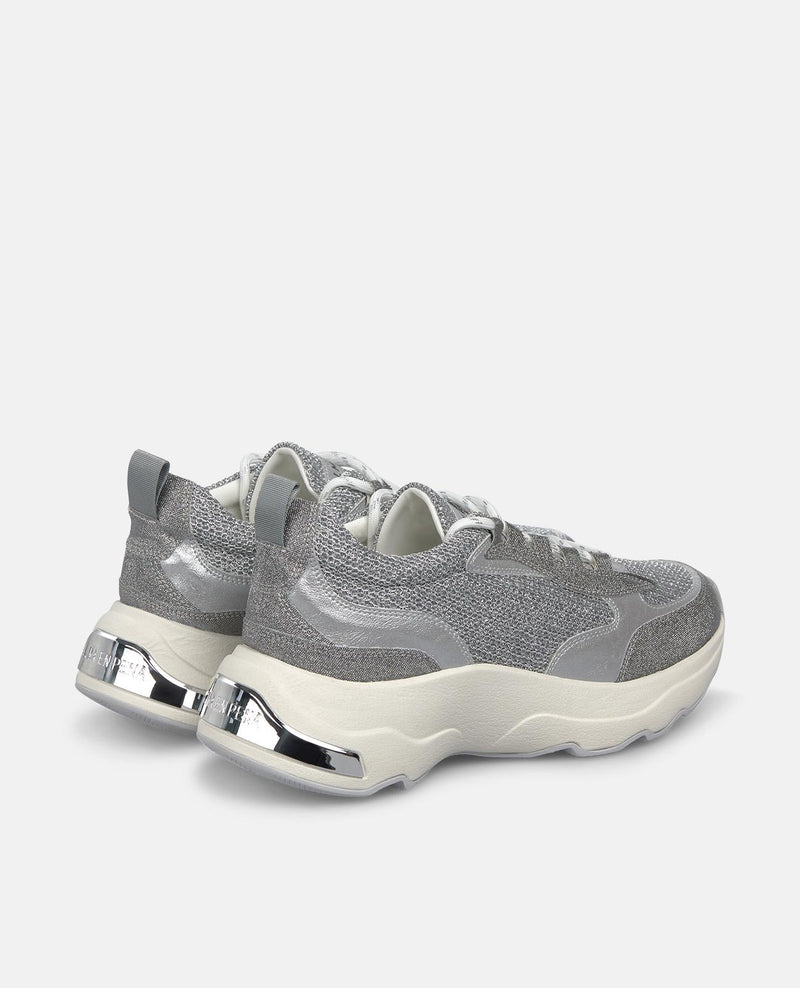 DEPORTIVA CON PLATAFORMA DETALLES METALICOS