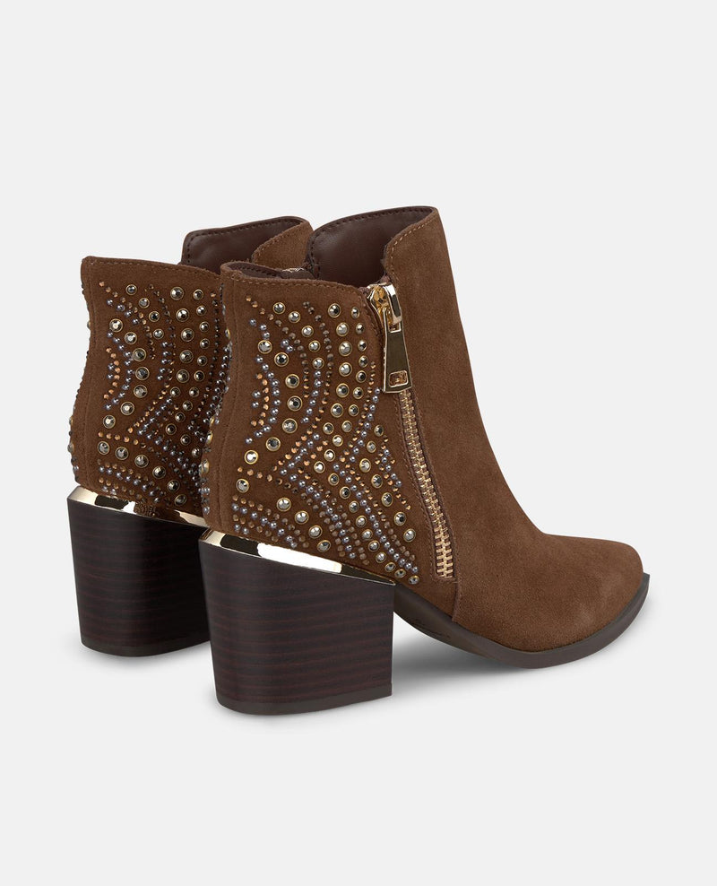 BOTÍN TACÓN TACHAS PEDRERÍA