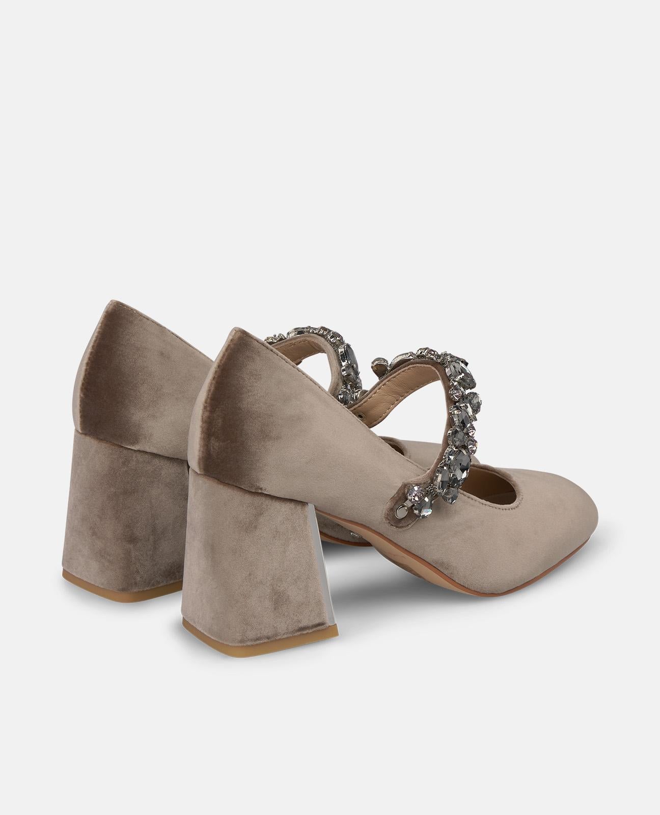 ZAPATO SALÓN DE TERCIOPELO CON HEBILLA