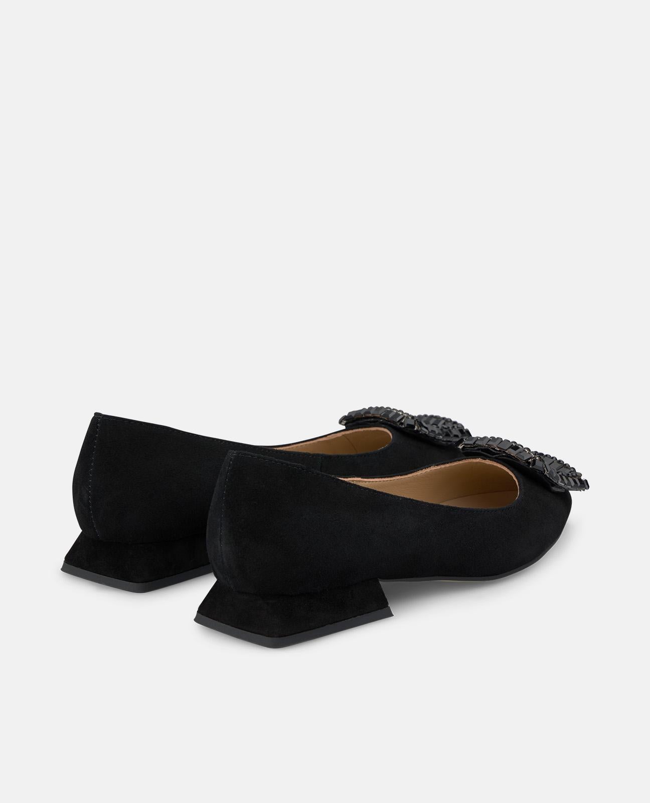 CHAUSSURE PLATE ORNEMENT CARRÉ