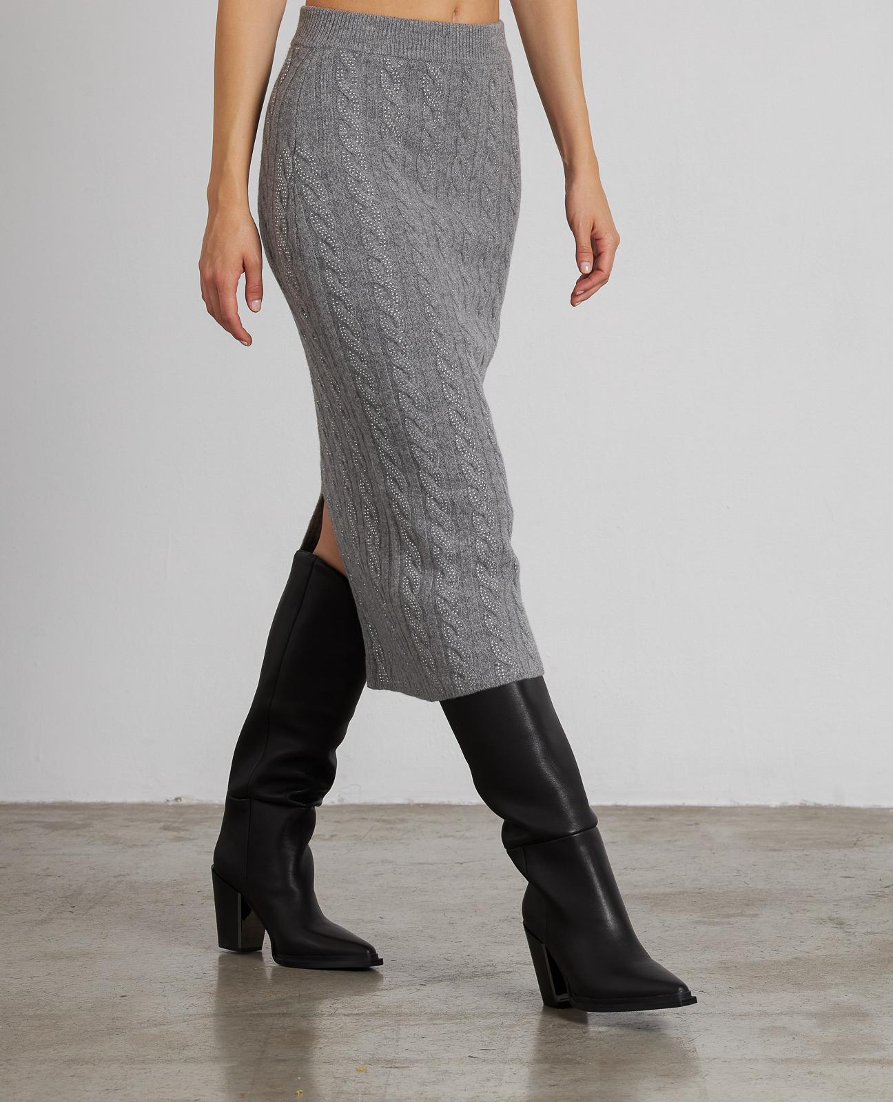 FALDA PUNTO OCHOS PEDRERÍA