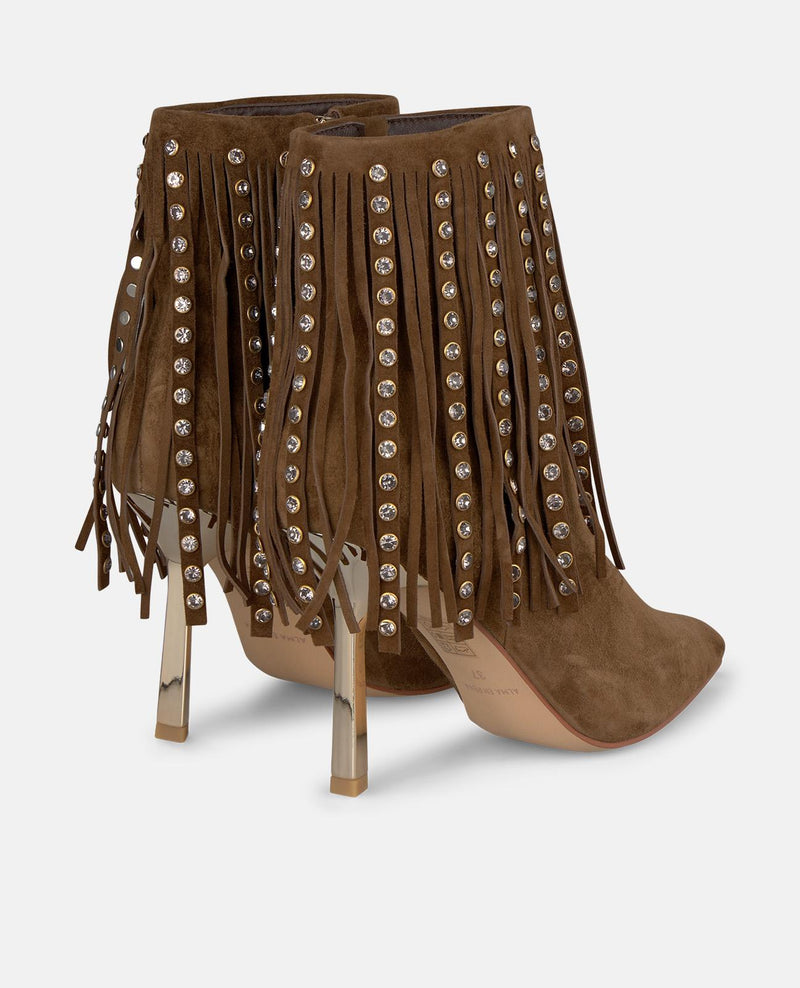 HIGH ANKLE BOOT WITH BANGS