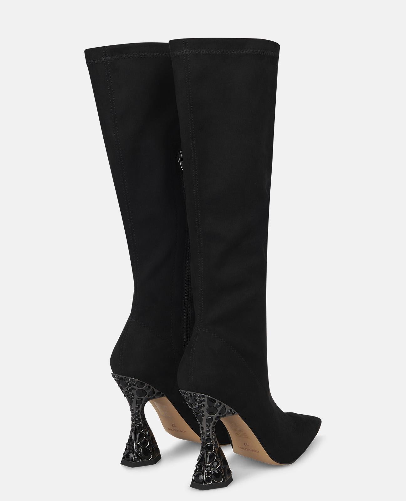 BOTTE À TALON SERRÉ