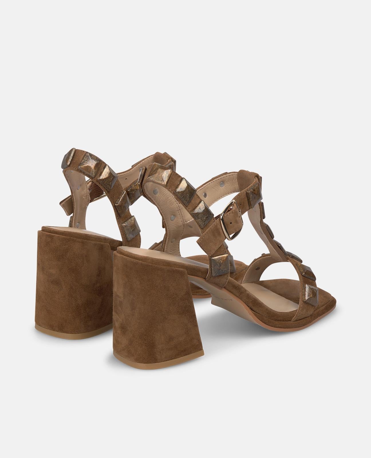 SANDALIA CON TRANSFER EN LAS TIRAS