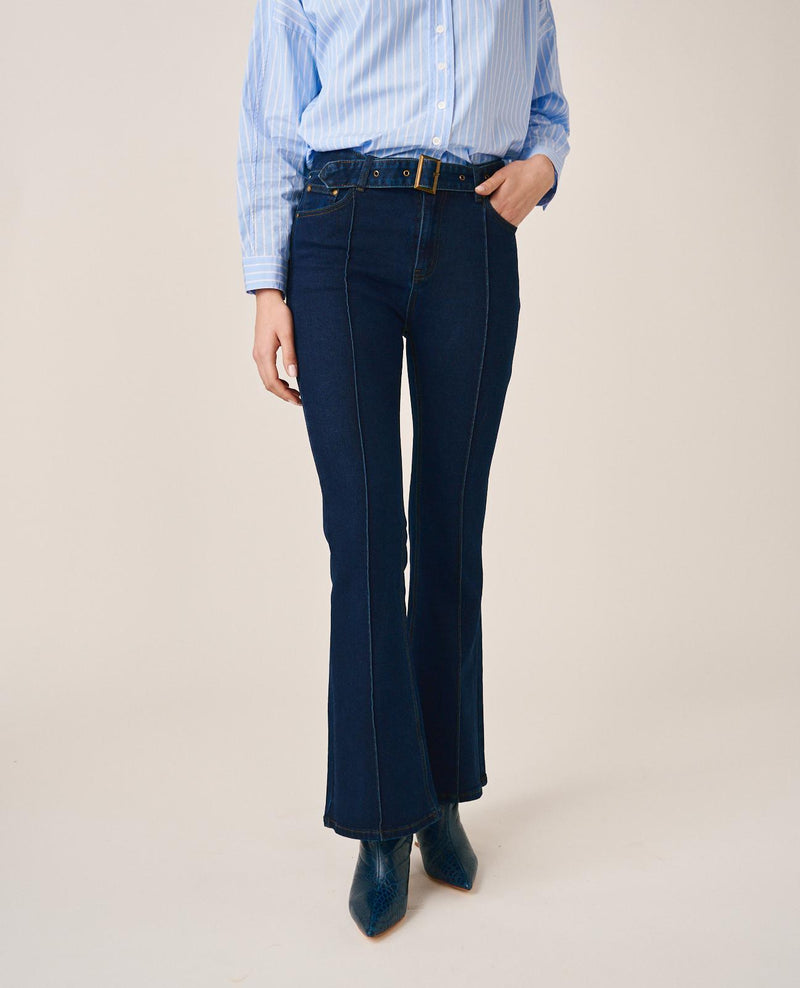 PANTALÓN VAQUERO ACAMPANADO