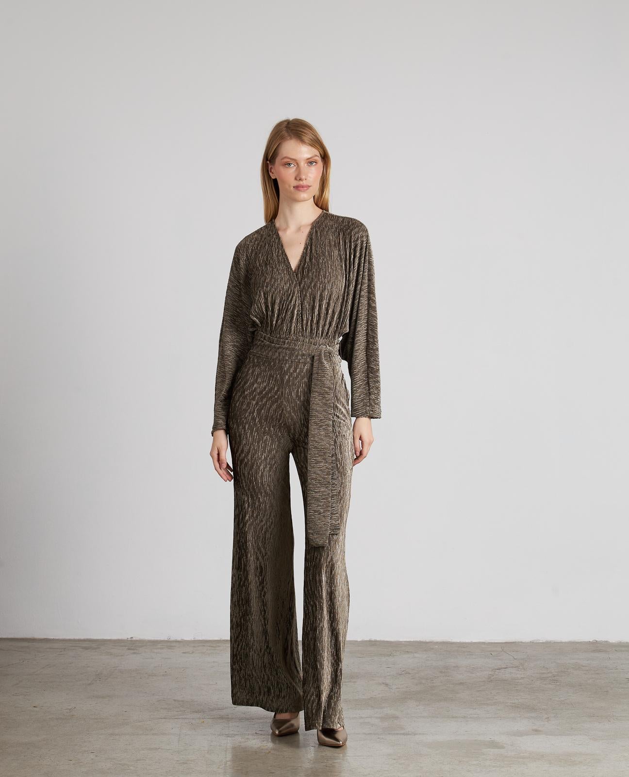 TUTA CON CINTURA INCRESPATA