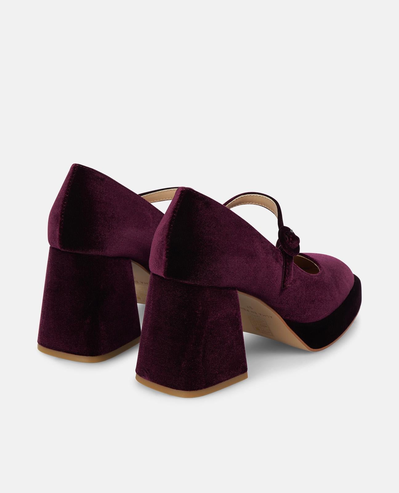 ZAPATO TACÓN ANCHO TIRA