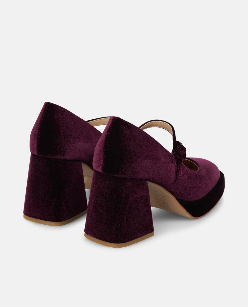 ZAPATO TACÓN ANCHO TIRA