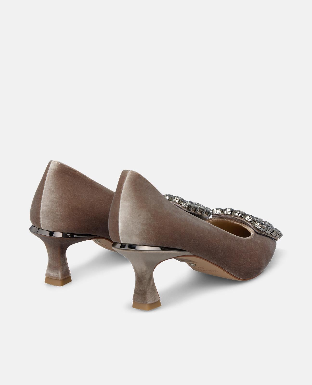 ZAPATO TACÓN TERCIOPELO CON ADORNO