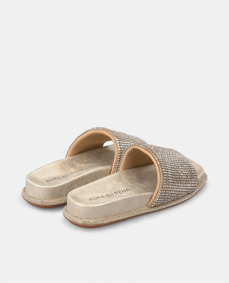 SANDAL WITH PADDED STRAP