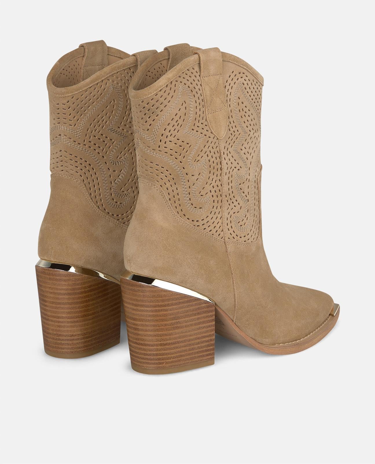 BOTTE DE CHEVILLE DE COW-BOY AVEC DÉTAILS BRODÉS