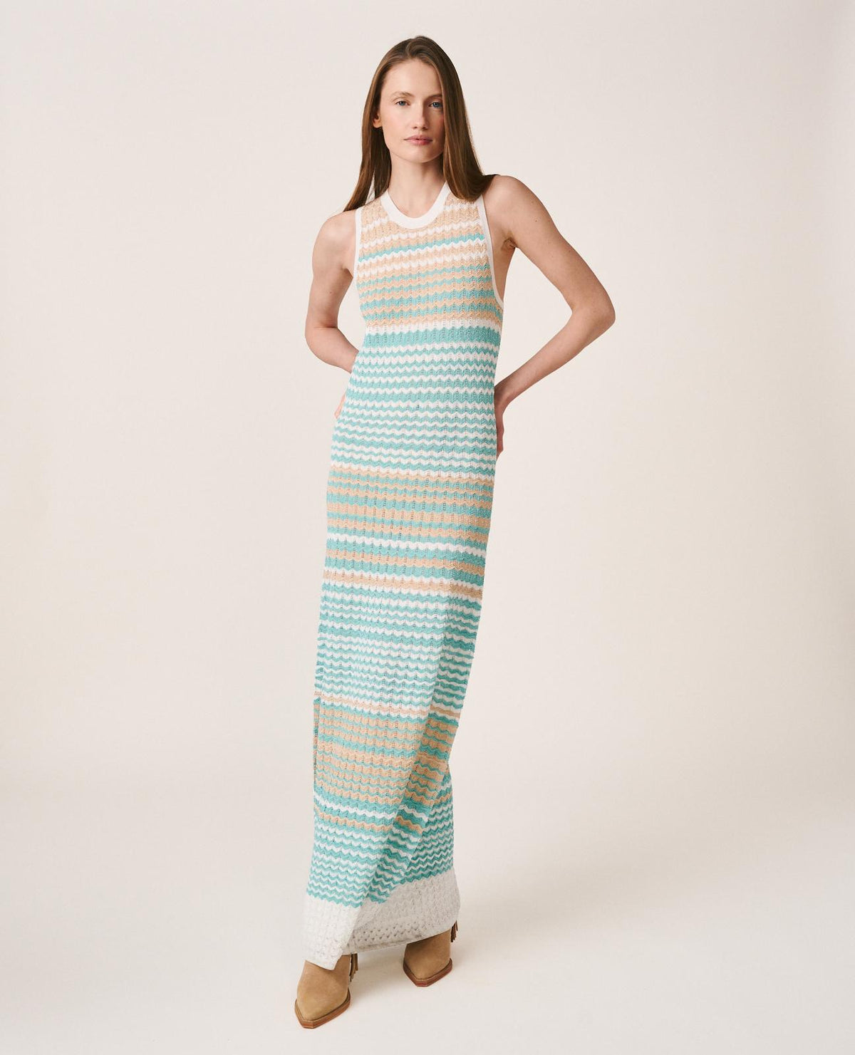 VESTIDO SIN MANGAS PUNTO
